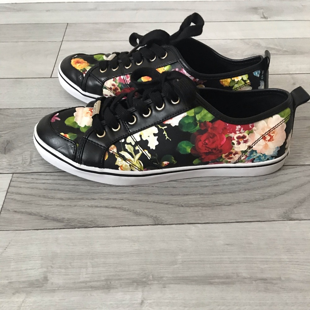 GUESS Woman’s Keds